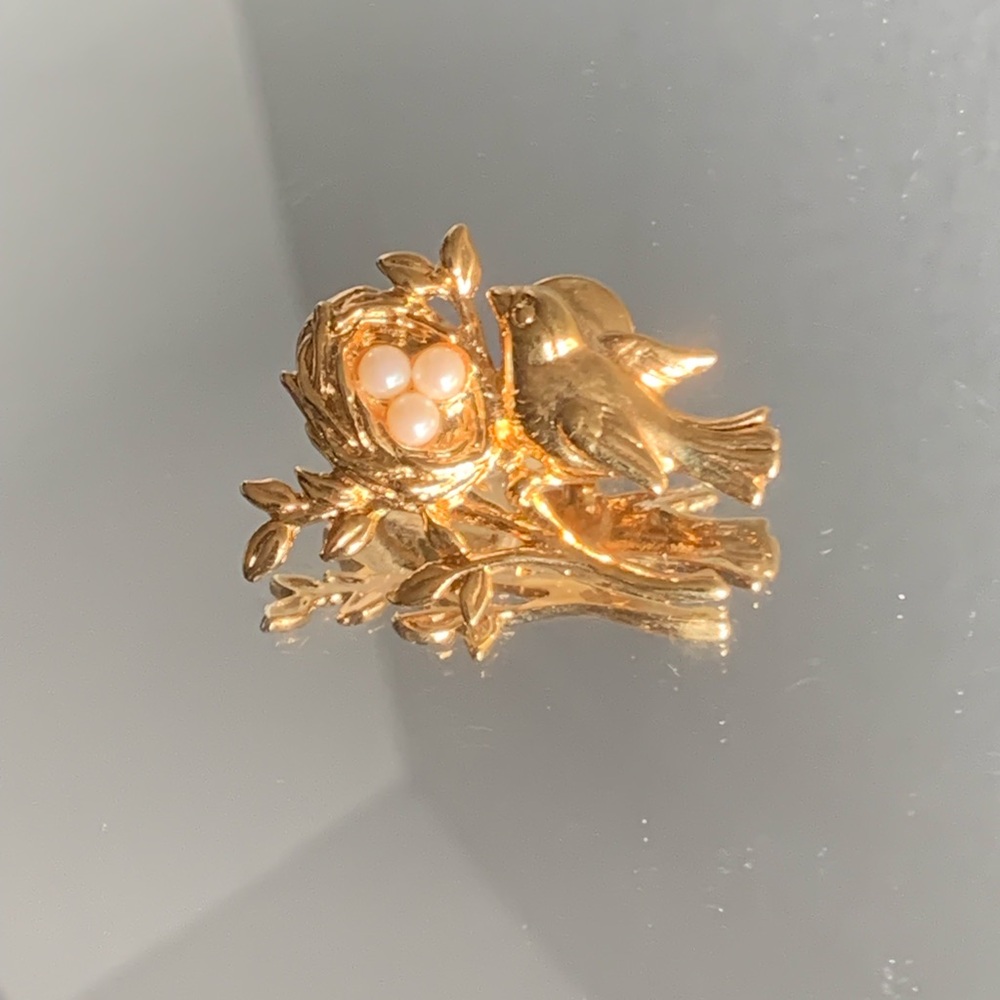 Vintage Brooch Pin with Bird Nest Tree Branch Goldtone